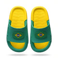 Chinelo Slide Nuvem Infantil Brasil ✦ Bandeira Copa | VAI DAR BRASIL