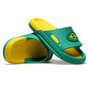 Chinelo Slide Nuvem Infantil Brasil ✦ Bandeira Copa | VAI DAR BRASIL